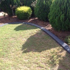 kerbing edge curve along the border of garden