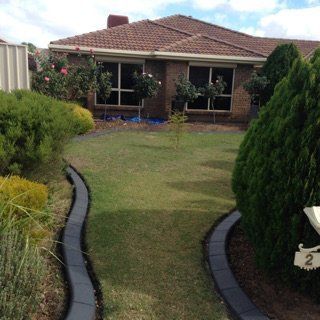 kerbing edge curve for two sides of a garden