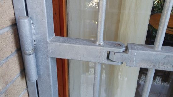 cancelletto artistico in ferro battuto per giardino