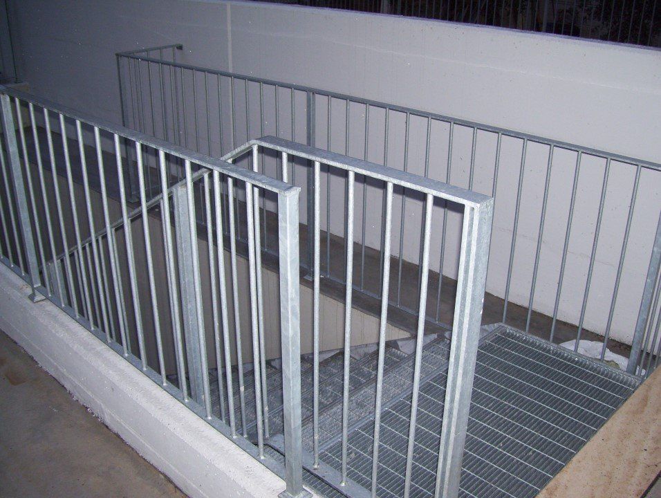 ringhiera bianca scale in ferro