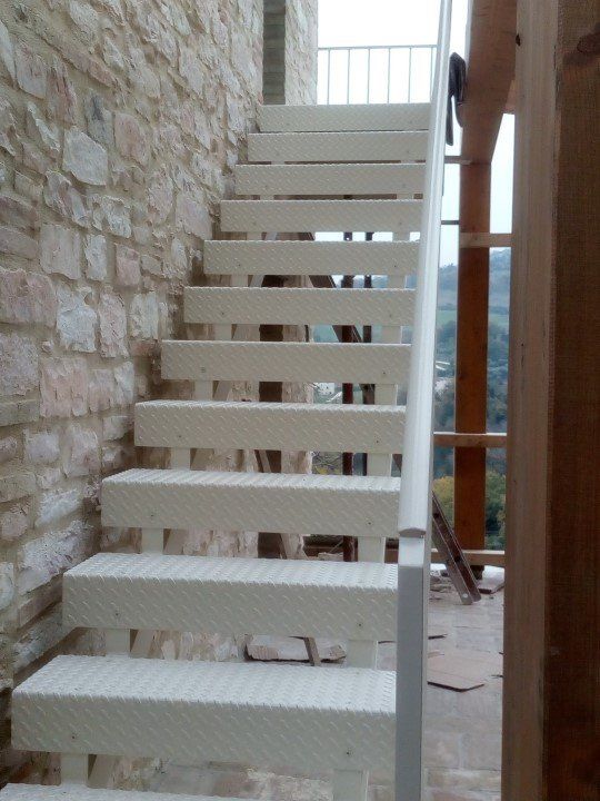 scala bianca dritta  in ferro