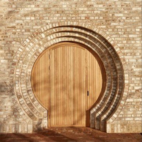 keyhole doorway