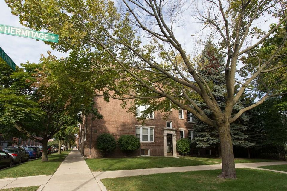 Glengarry West Apartments