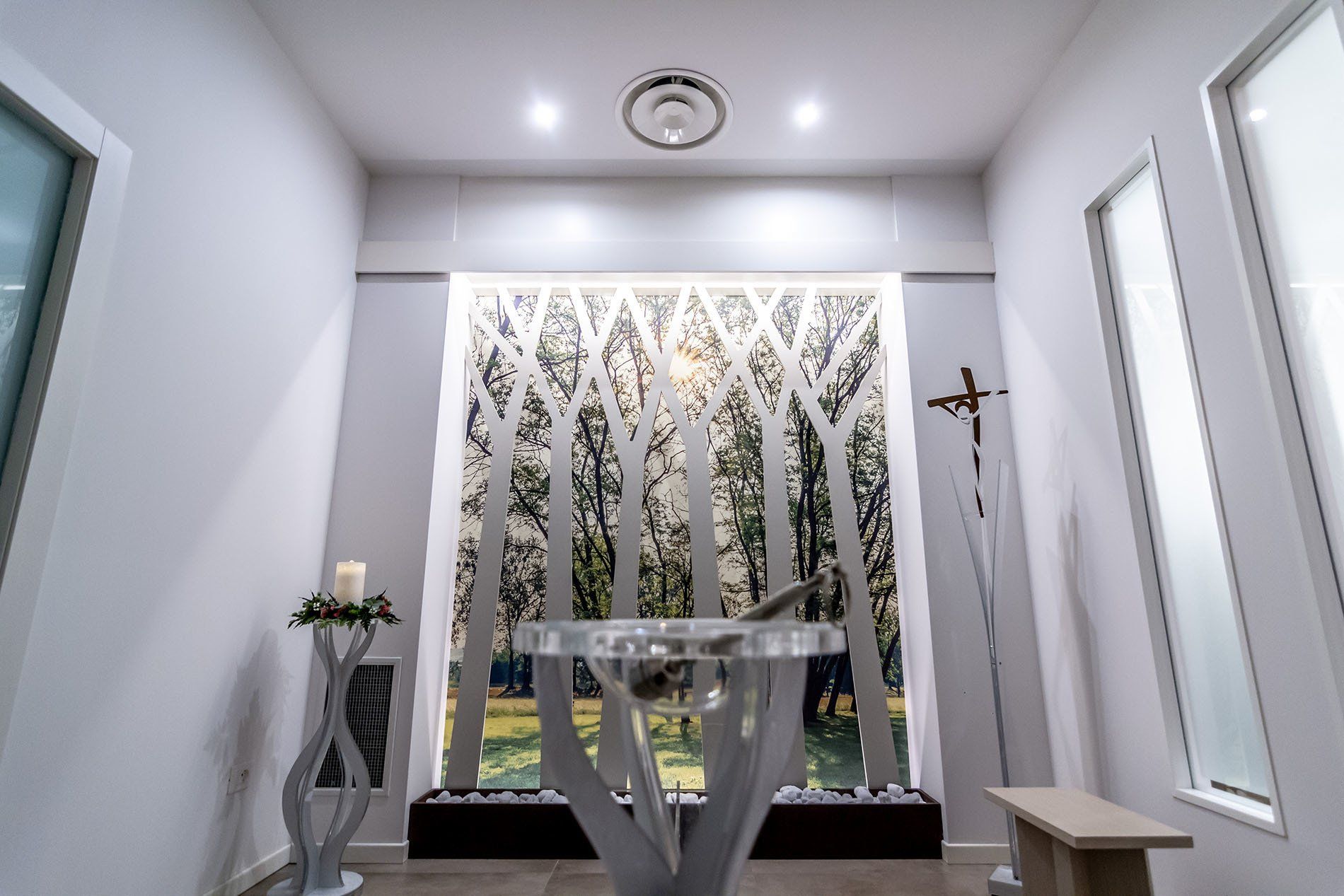 spazi della sala di commiato dell'agenzia funebre