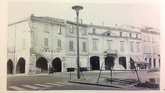 Foto storica di un negozio di ottica