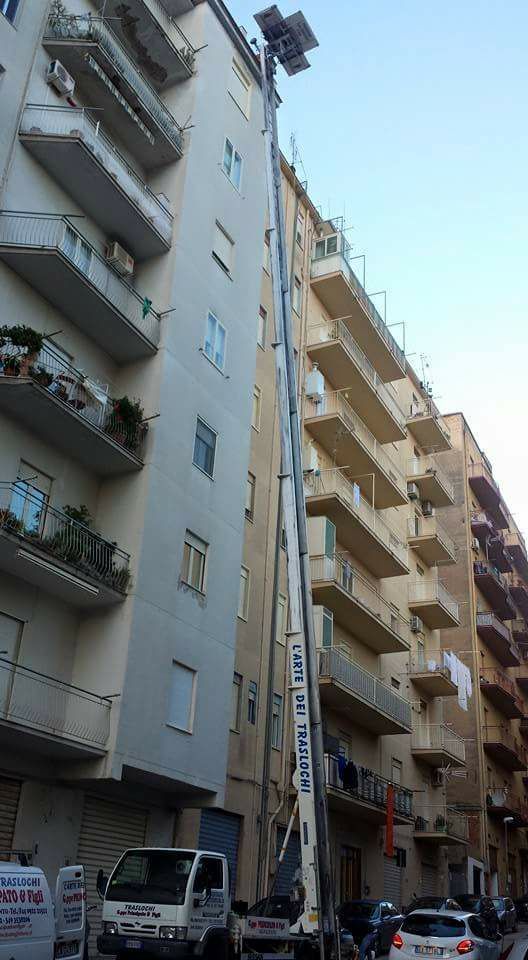 Noleggio autoscale per traslochi fino al decimo piano
