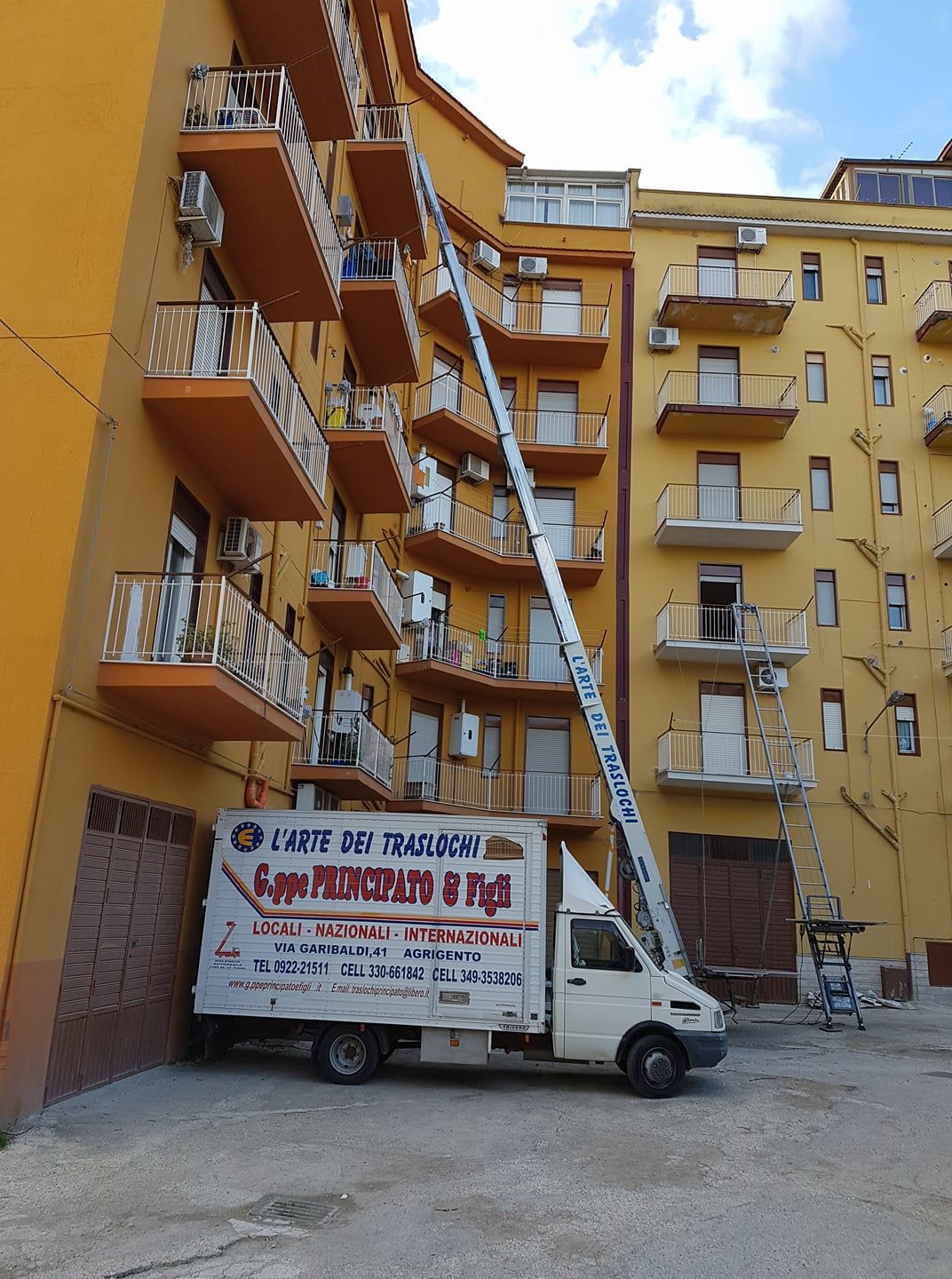 Trasloco abitazione con autoscale Giuseppe Principato e Figli