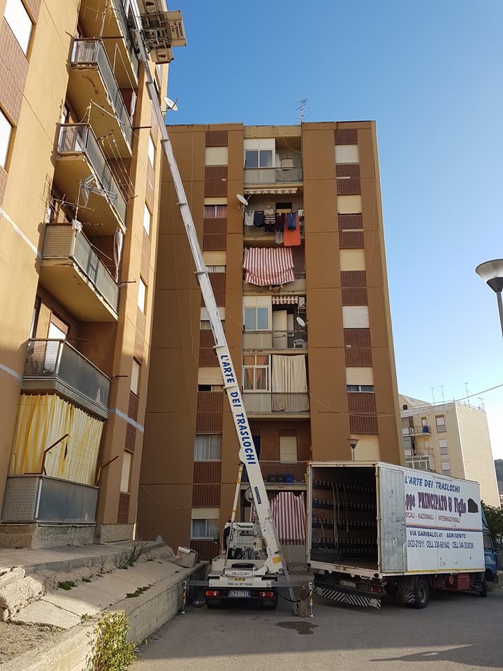 Sollevatore carichi per traslochi