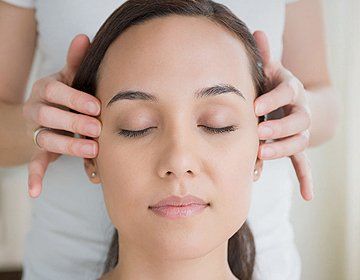 head massages to help ease stress