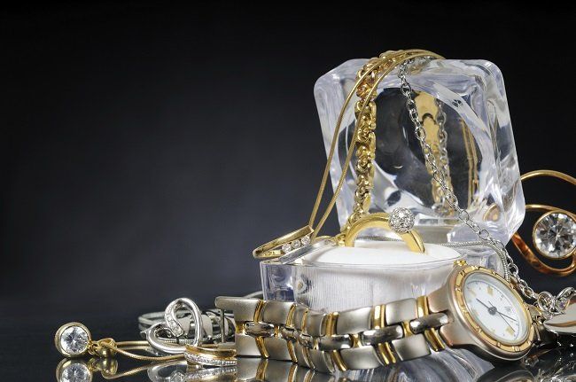Gioielli in oro bianco e giallo
