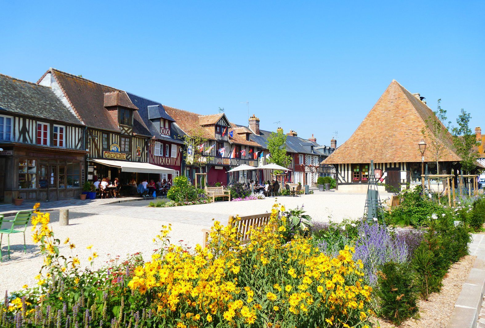 Beuvron-en-Auge  Caroline Mills
