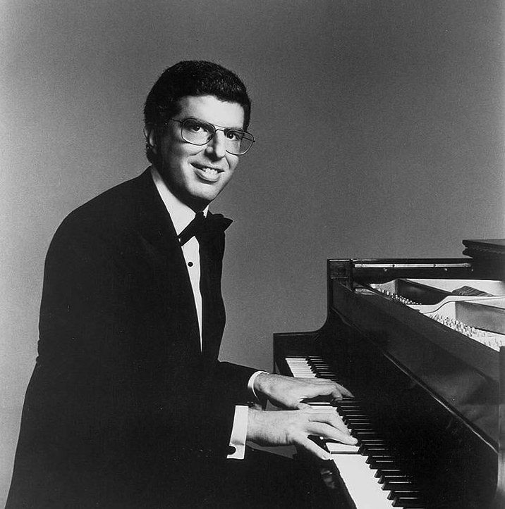 Publicity photo of Mavin Hamlisch