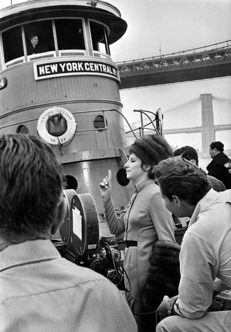 Streisand about to board the New York tugboat.