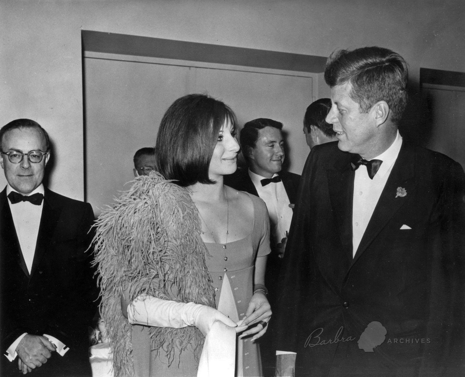 Peter Daniels, Streisand, Merv Griffin, & President Kennedy at the Press Dinner. Photo by Abbie Rowe