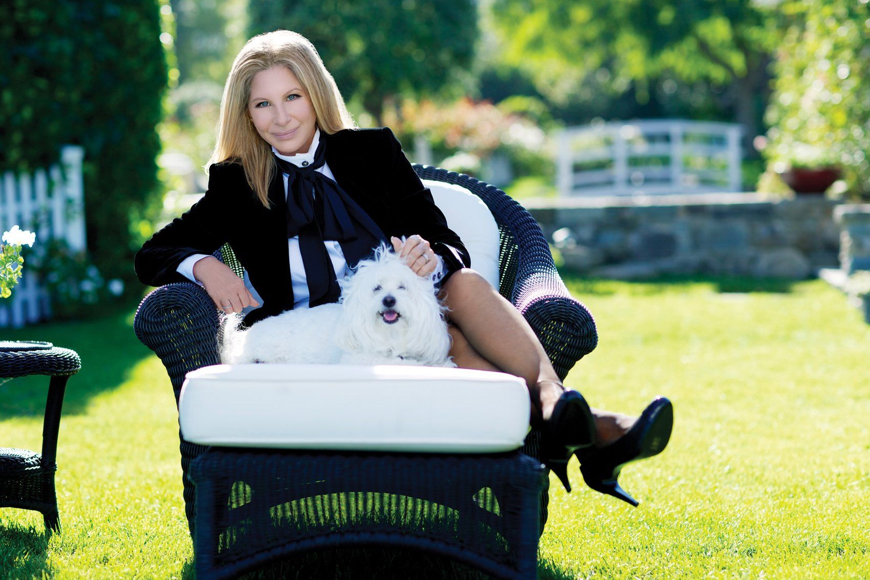 The full, uncropped photo used on the cover of Streisand's Partners album. Photo by: Russell James
