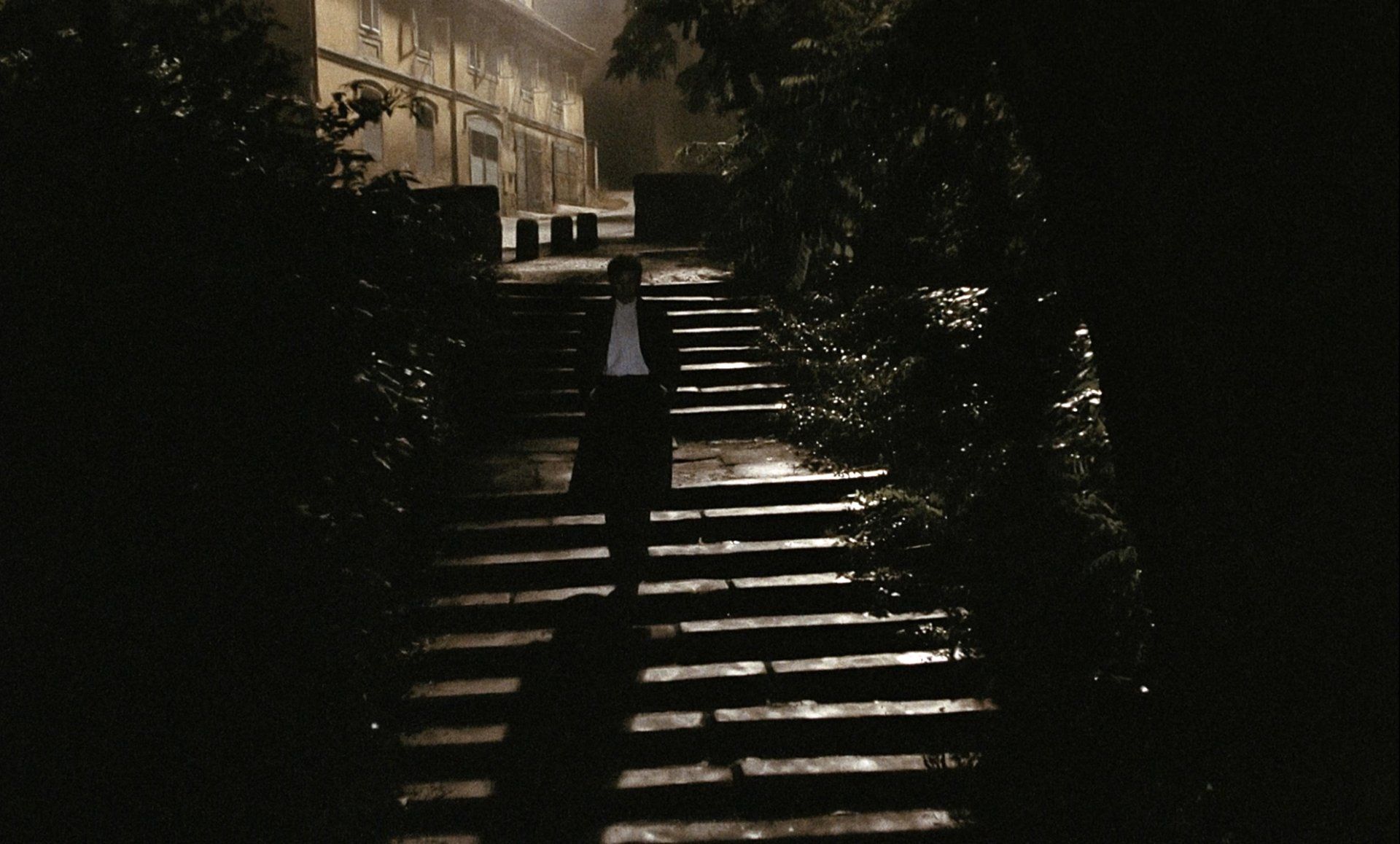 Streisand filmed at night with David Watkin’s “Wendy Light,” which mimics the moon.