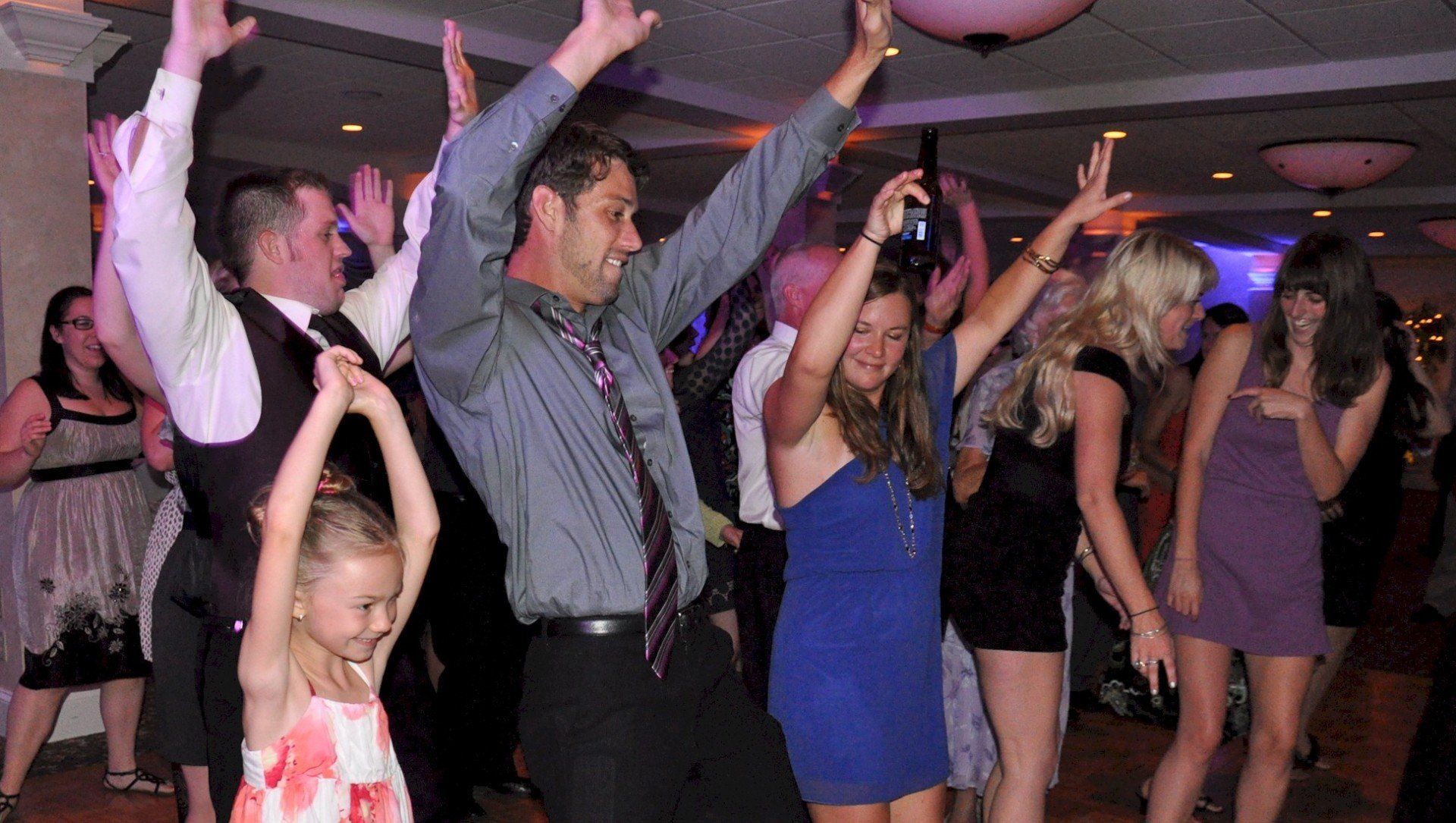 wedding djs in Massachusetts Dedham, Georgetown, Arlington, Tewksbury, Brookline