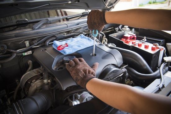 Sostituzione componente danneggiata autovettura