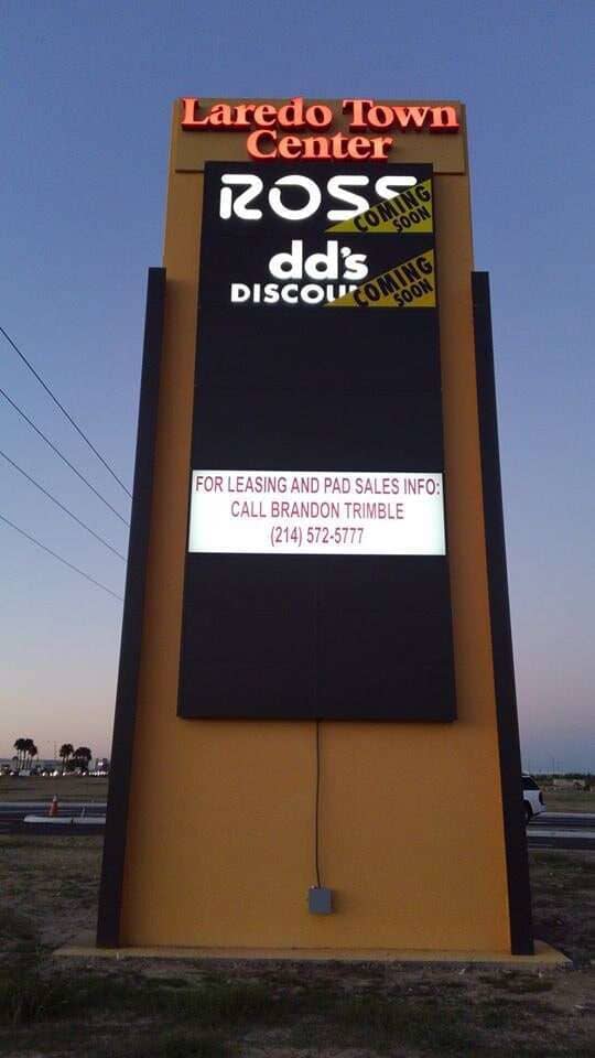 Del Rio — Laredo Town Center Signage in Laredo, TX