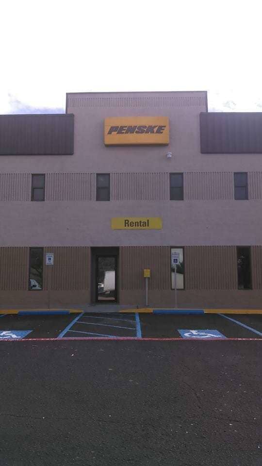 Eagle Pass — Penske Front View in Laredo, TX