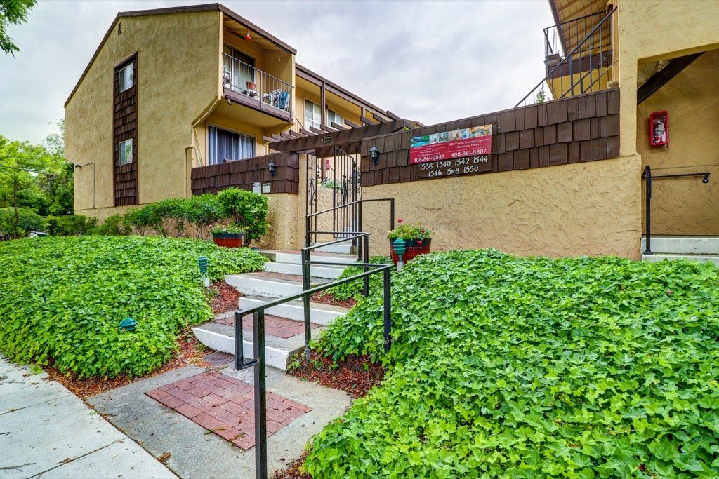 1546 Maurice Lane-1