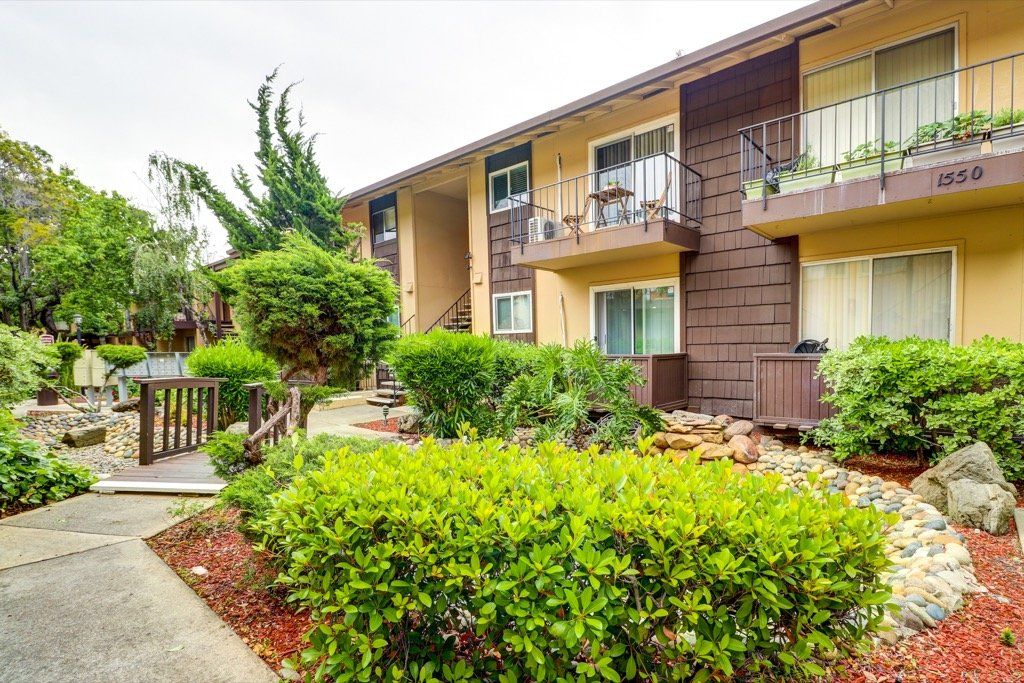 1546 Maurice Lane-4