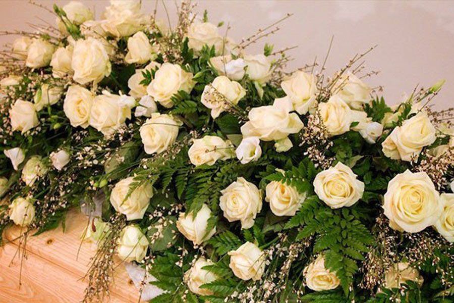 realizzazione di corone di fiori