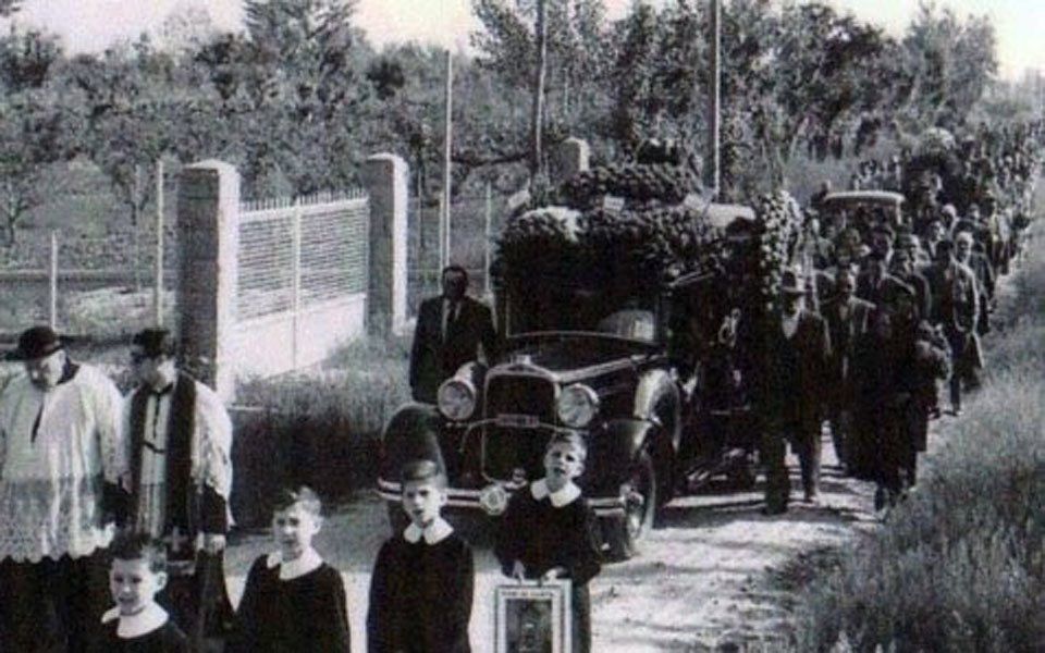 corteo funebre