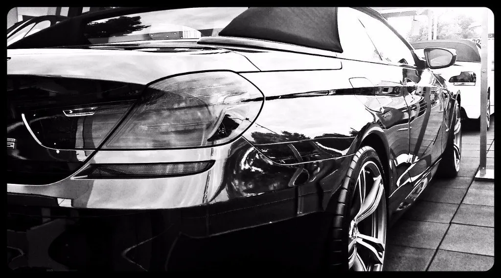 Auto gepolijst, gepoetst en voorzien van coating