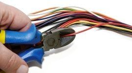 allacciamento cavi elettrici