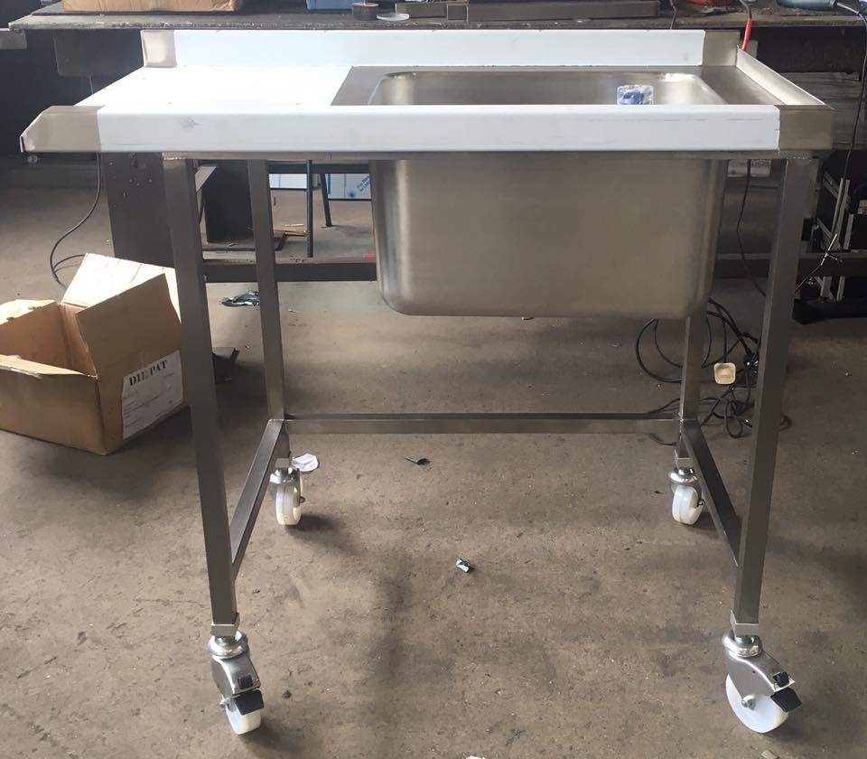 table with wheels