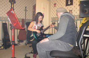 Learn to play guitar - Huddersfield - Robert Jarvis Expert Tuition - guitar1 Learn to play guitar - Huddersfield - Robert Jarvis Expert Tuition - guitar1