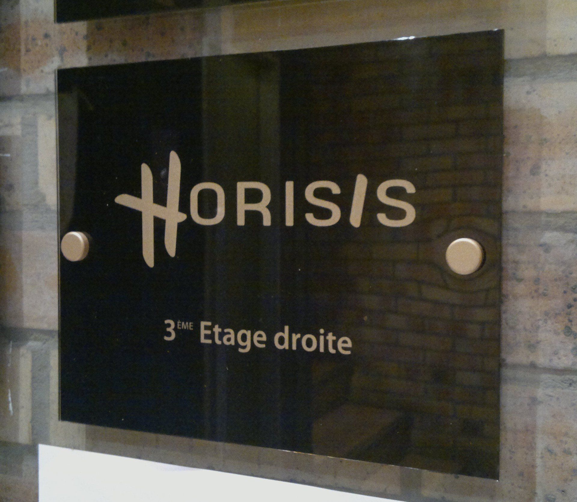 Plaque professionnelle en plexiglas gravé