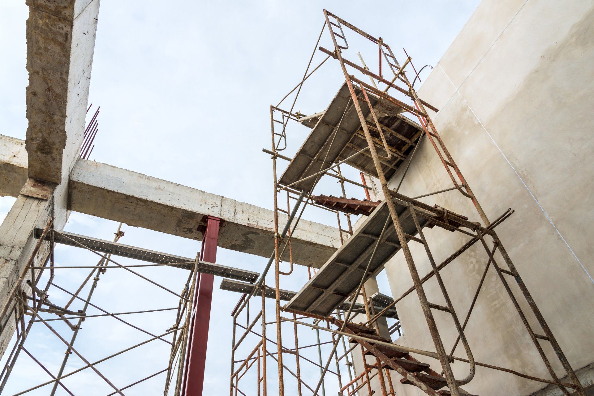 Impalcatura usata per l'esecuzione di lavori sulla facciata di un edificio