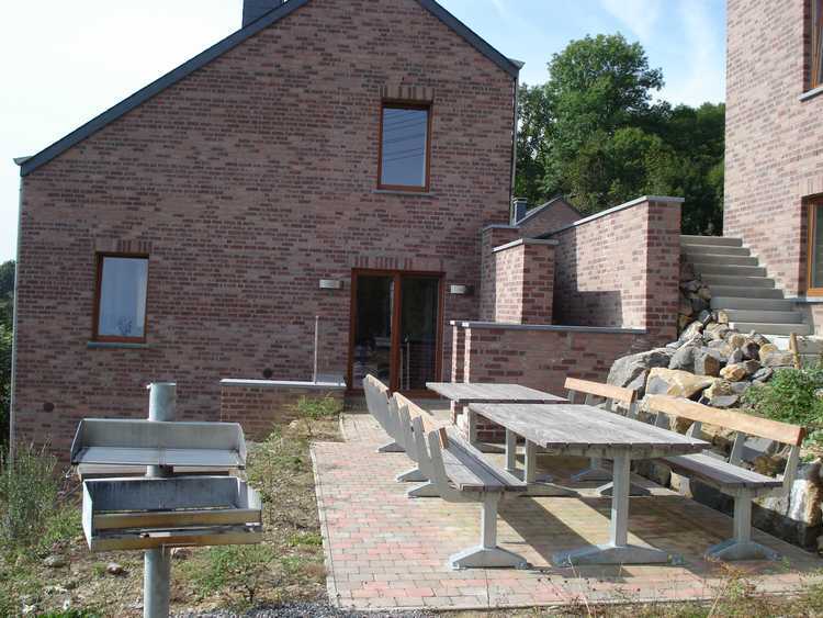 terras in de tuin 