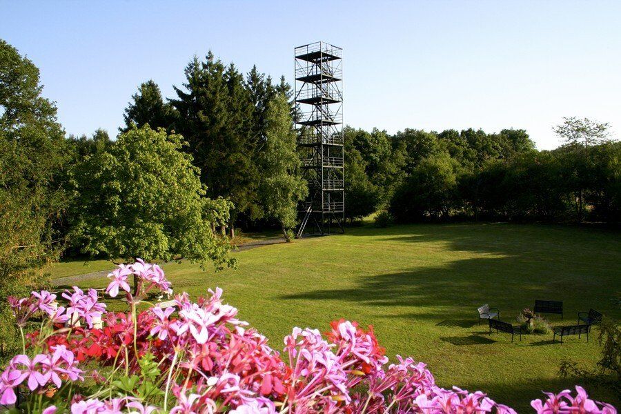 tuin met uitkijktoren