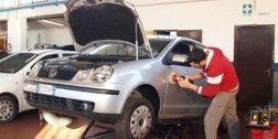 intervento di riparazione meccanica auto