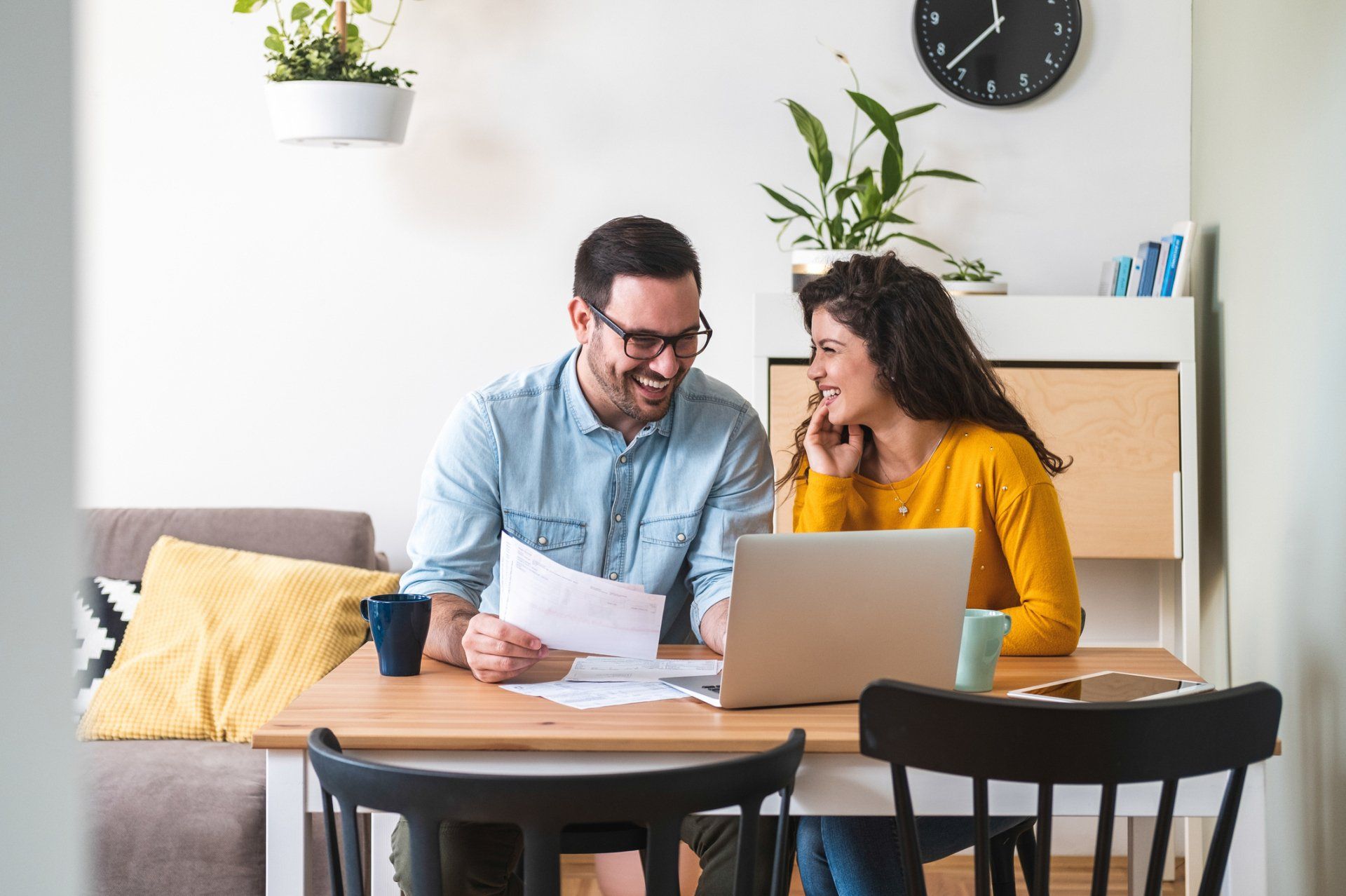 Couple Having Financial Reports | Akon, OH | F. Lee Tax & Accounting Services Inc.