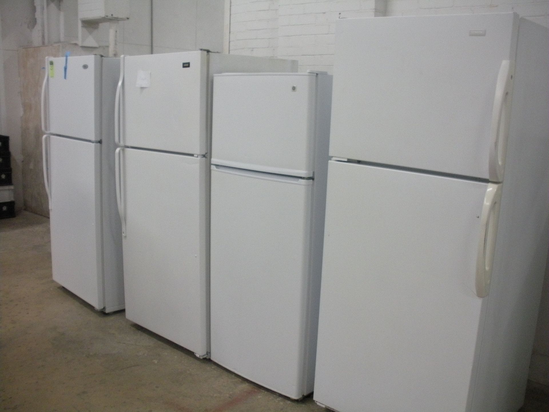 Top freezer refrigerator