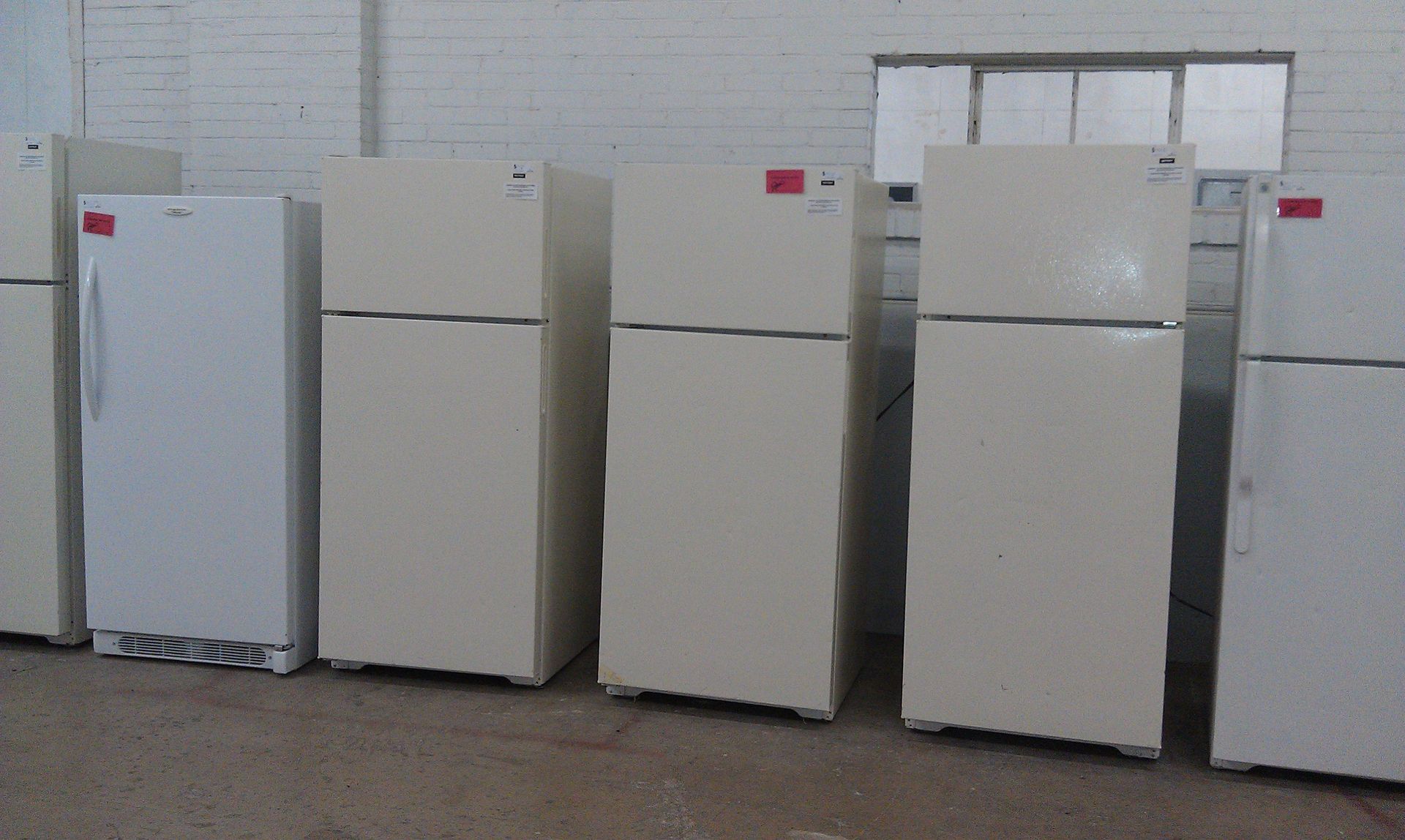 Top freezer refrigerator