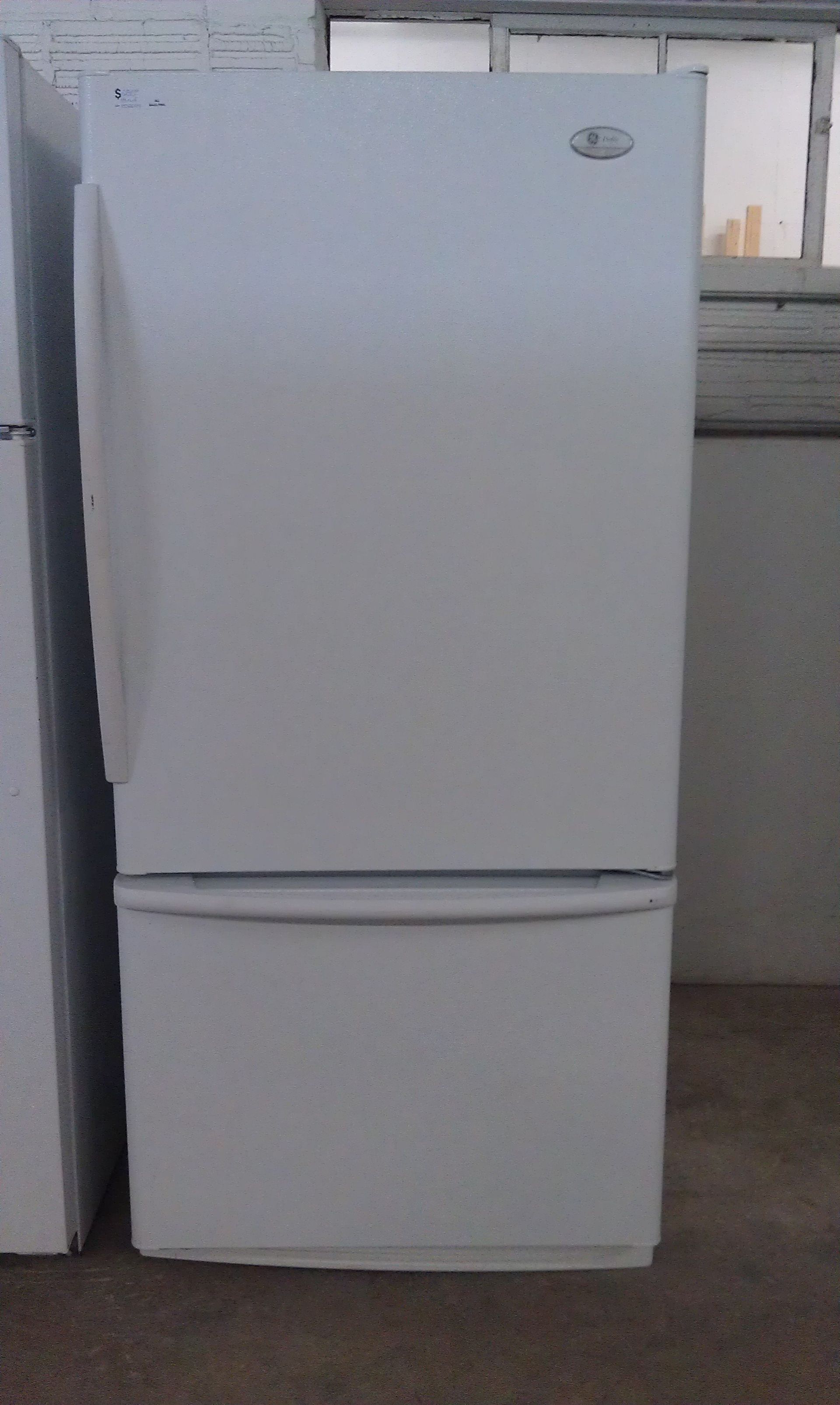 Top freezer refrigerator