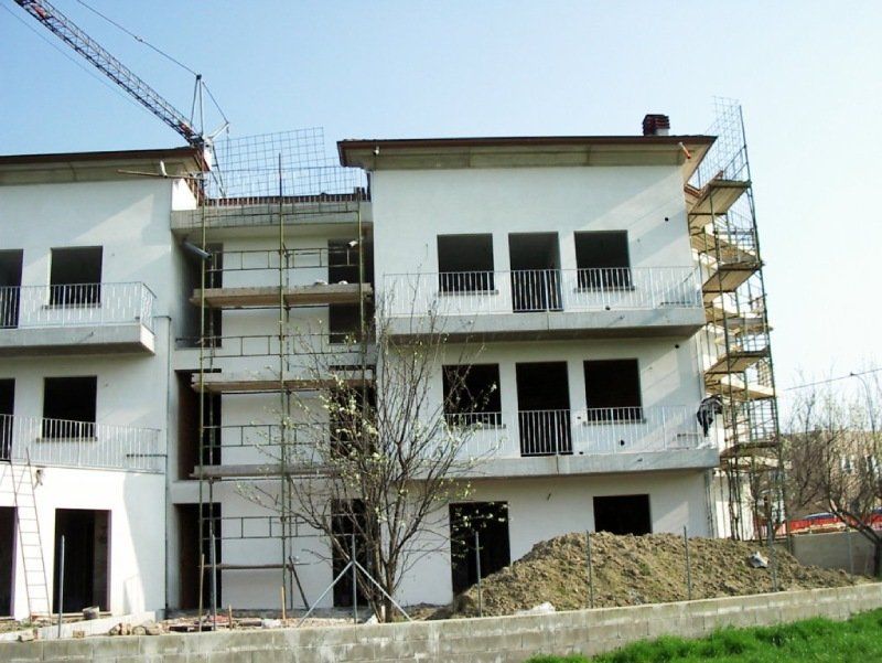 impalcatura per il rifacimento di un condominio