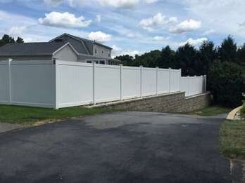 Residential Vinyl Fence — Fences in Springfield, MA Residential Vinyl Fence — Fences in Springfield, MA