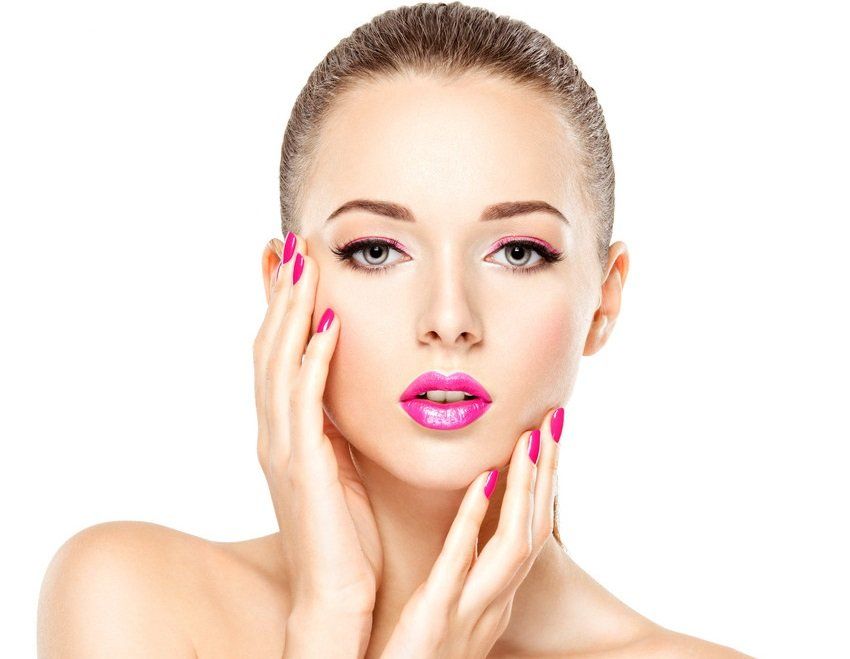 lady with pink lipstick