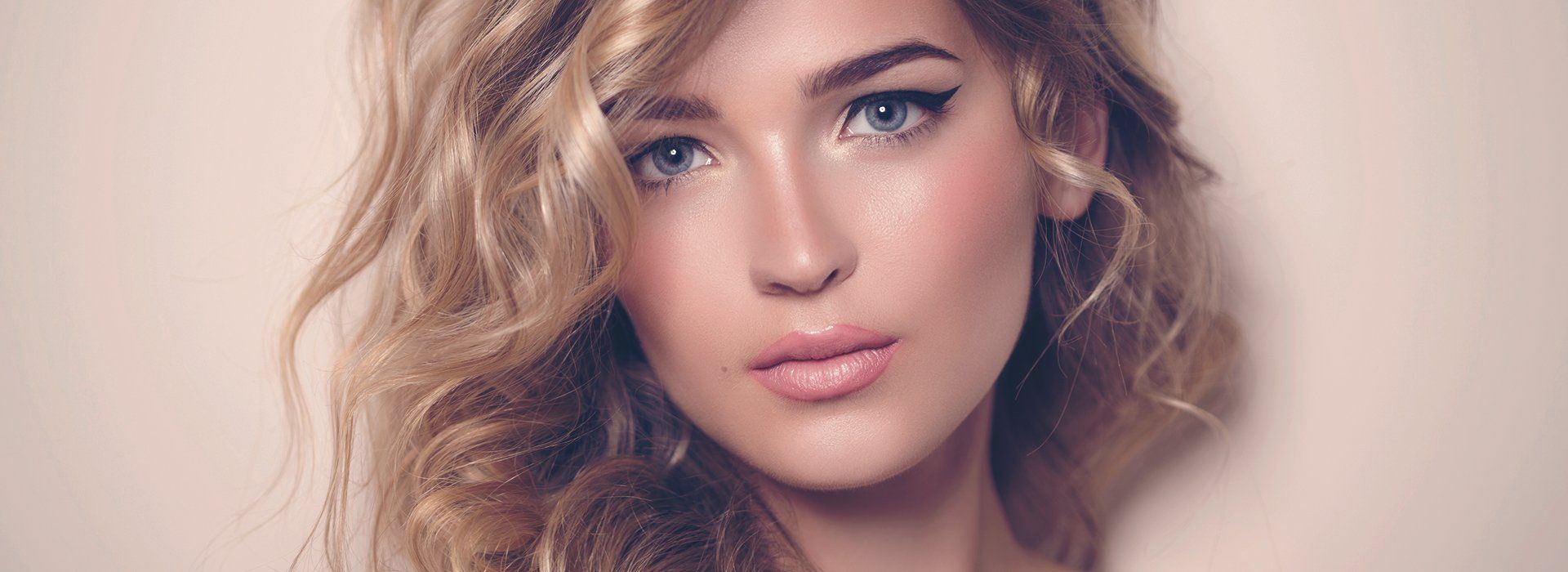 microblading eyebrows