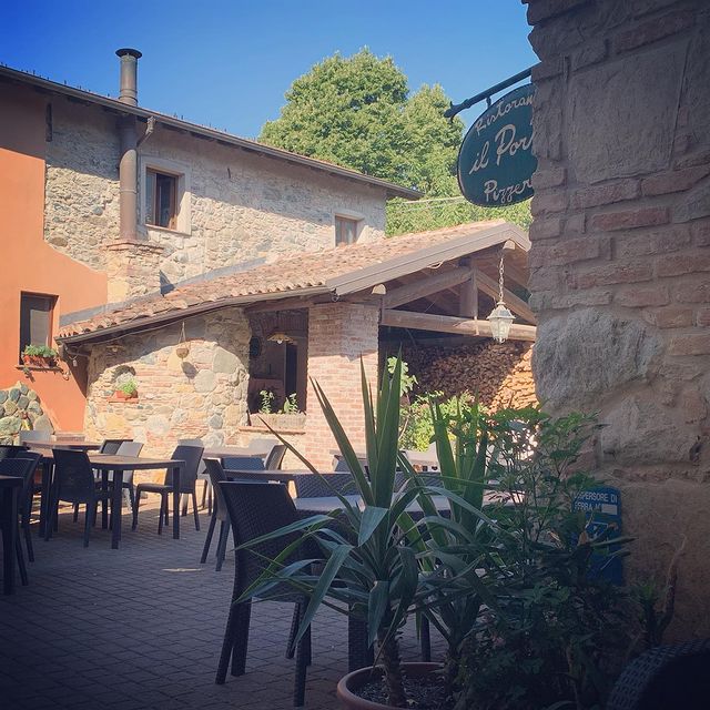 dehor dell'albergo ristrutturato