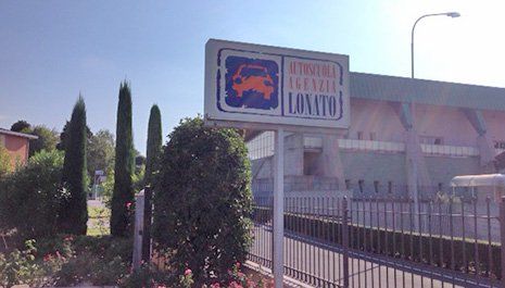 Cartello di Autoscuola Lenato a Lonato del Garda