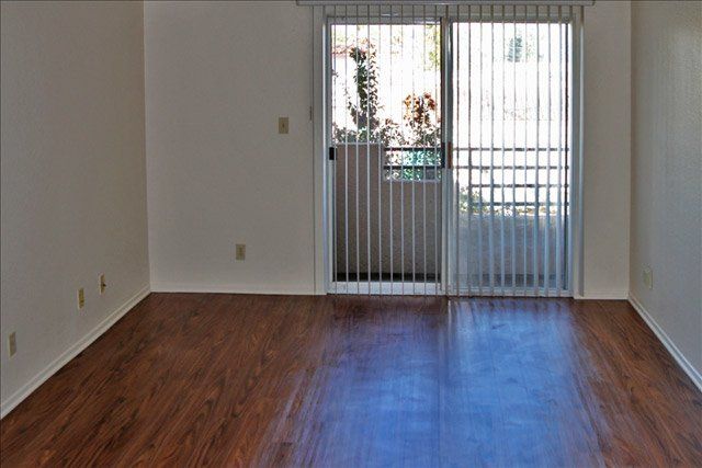 19350 main floor