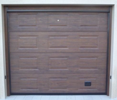 Porta basculante marrone