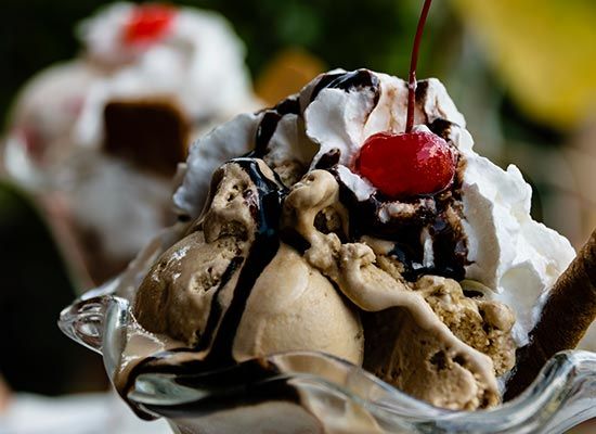 Chocolate Ice Cream Sundae with Sauce — Newtown, PA — Piccolo Trattoria Italian Catering Chocolate Ice Cream Sundae with Sauce — Newtown, PA — Piccolo Trattoria Italian Catering